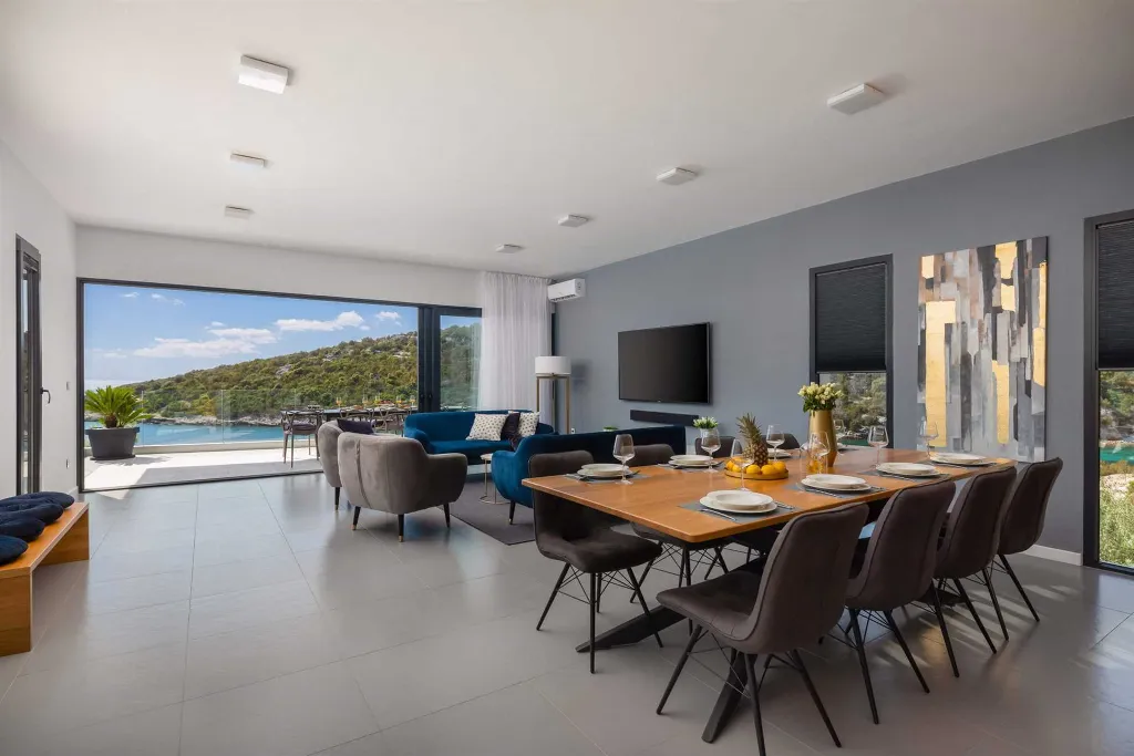 Contemporary Beachfront Villa with Pool, Marina