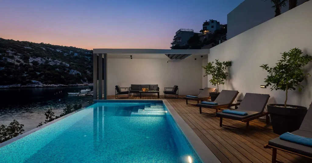 Contemporary Beachfront Villa with Pool, Marina