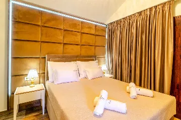 Seaside Family Villa with Pool in Korčula