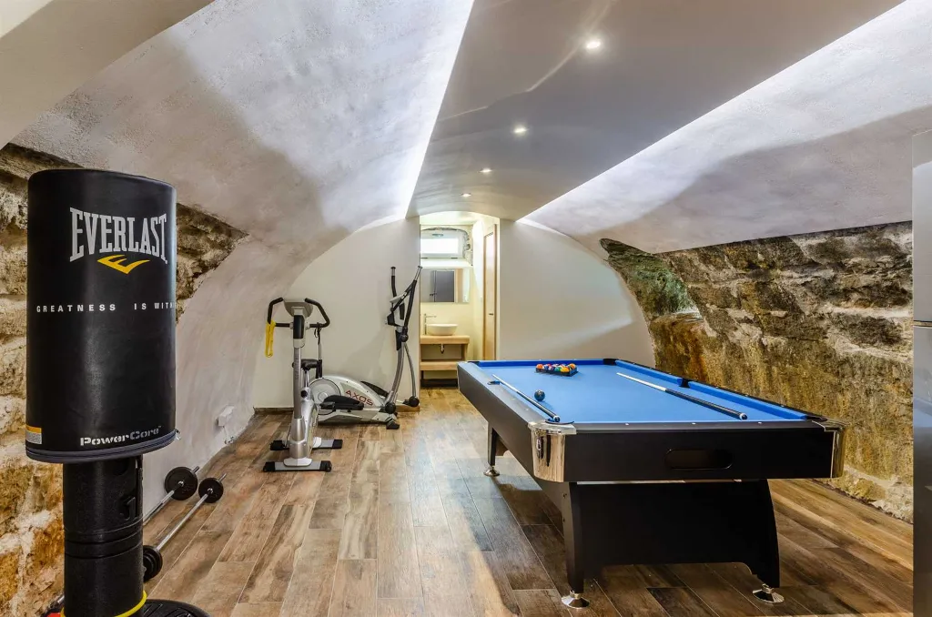 Seaside Family Villa with Pool in Korčula