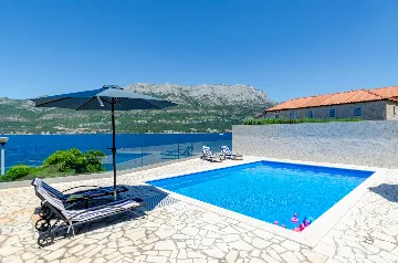 Seaside Family Villa with Pool in Korčula