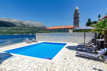 Seaside Family Villa with Pool in Korčula