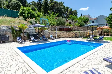 Seaside Family Villa with Pool in Korčula