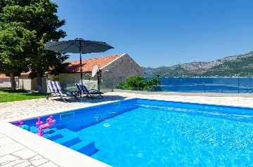 Seaside Family Villa with Pool in Korčula