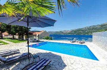 Seaside Family Villa with Pool in Korčula