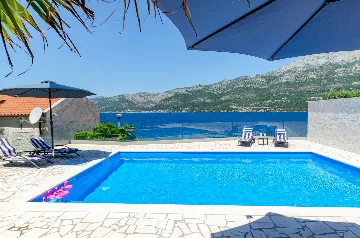 Seaside Family Villa with Pool in Korčula