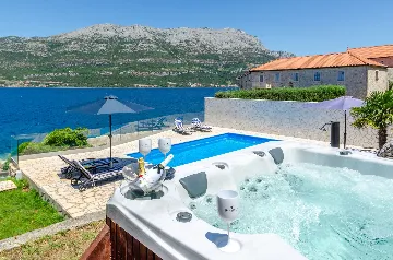 Seaside Family Villa with Pool in Korčula