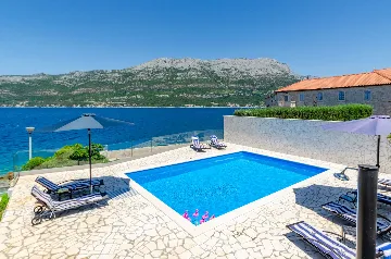 Seaside Family Villa with Pool in Korčula