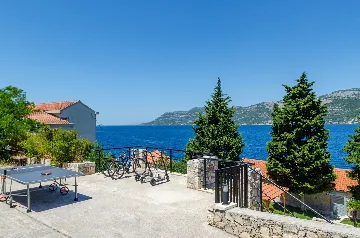 Seaside Family Villa with Pool in Korčula