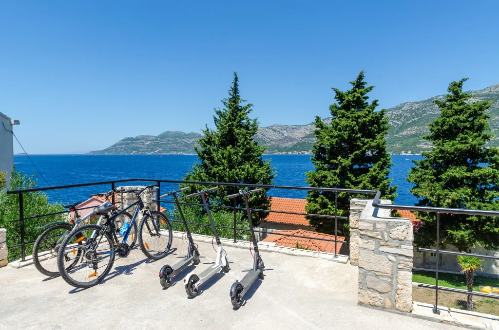 Seaside Family Villa with Pool in Korčula