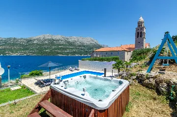 Seaside Family Villa with Pool in Korčula