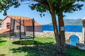Seaside Family Villa with Pool in Korčula
