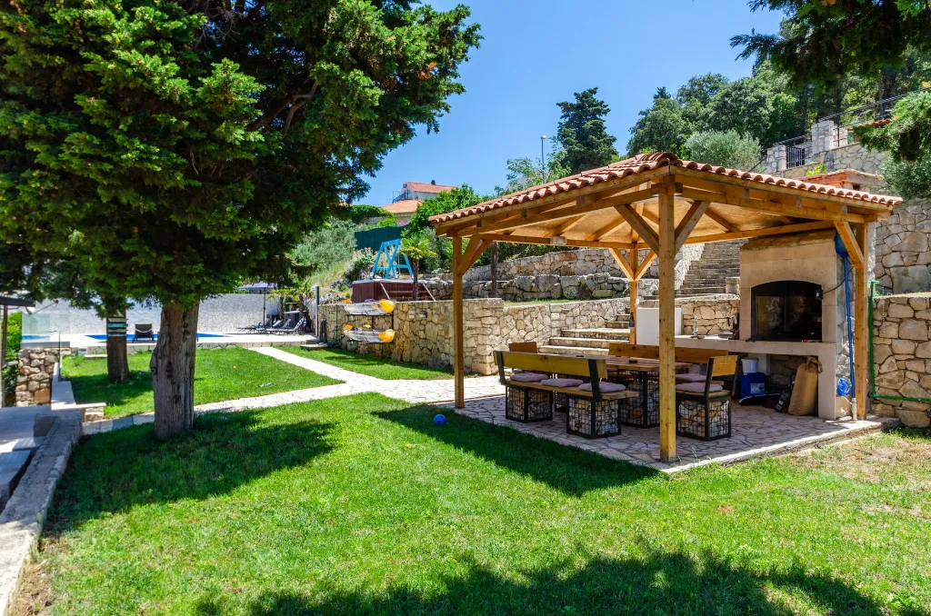Seaside Family Villa with Pool in Korčula