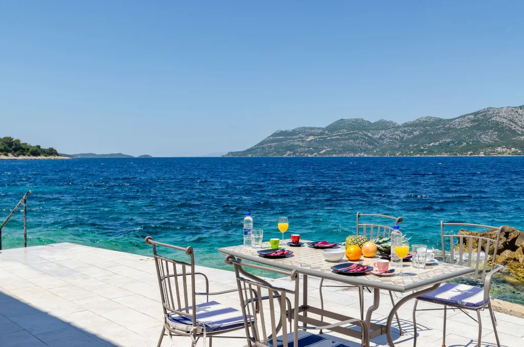 Seaside Family Villa with Pool in Korčula