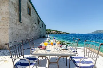 Seaside Family Villa with Pool in Korčula