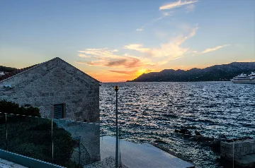 Seaside Family Villa with Pool in Korčula