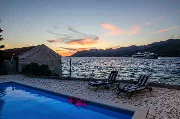 Seaside Family Villa with Pool in Korčula