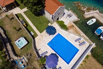 Seaside Family Villa with Pool in Korčula
