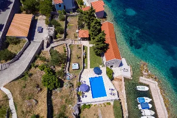 Seaside Family Villa with Pool in Korčula