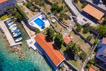 Seaside Family Villa with Pool in Korčula