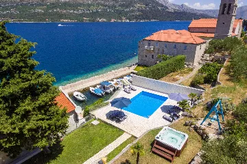 Seaside Family Villa with Pool in Korčula