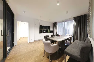 Modern Ground-Floor Villa with Pool in Kraj