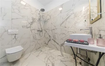 Modern Beachfront Villa with Heated Pool Kaštel Stari