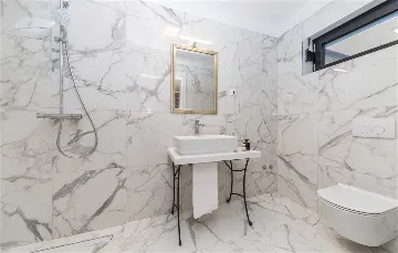 Modern Beachfront Villa with Heated Pool Kaštel Stari