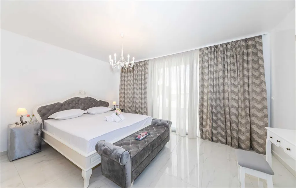Modern Beachfront Villa with Heated Pool Kaštel Stari