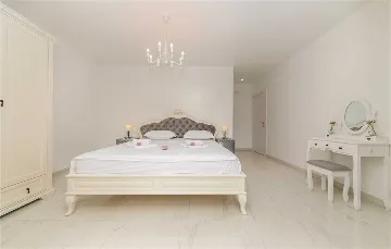 Modern Beachfront Villa with Heated Pool Kaštel Stari