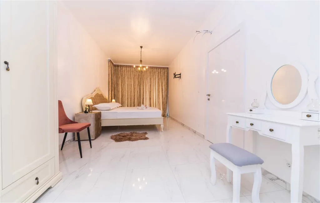 Modern Beachfront Villa with Heated Pool Kaštel Stari