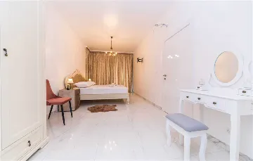 Modern Beachfront Villa with Heated Pool Kaštel Stari