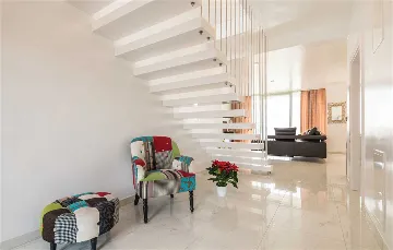 Modern Beachfront Villa with Heated Pool Kaštel Stari