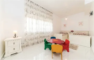 Modern Beachfront Villa with Heated Pool Kaštel Stari