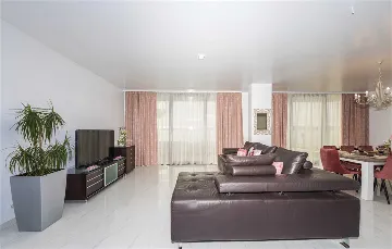 Modern Beachfront Villa with Heated Pool Kaštel Stari