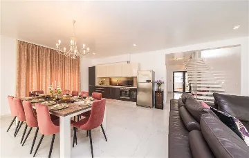 Modern Beachfront Villa with Heated Pool Kaštel Stari