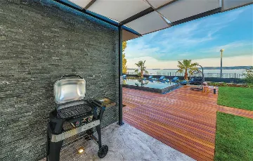 Modern Beachfront Villa with Heated Pool Kaštel Stari