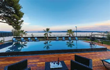 Modern Beachfront Villa with Heated Pool Kaštel Stari