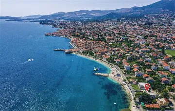 Modern Beachfront Villa with Heated Pool Kaštel Stari