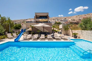 Spacious Villa Retreat With Pool in Pag