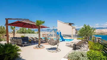 Spacious Villa Retreat With Pool in Pag