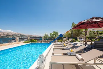 Spacious Villa Retreat With Pool in Pag