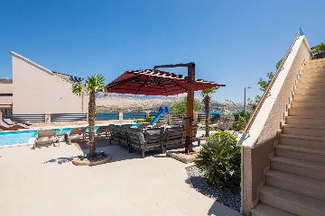Spacious Villa Retreat With Pool in Pag
