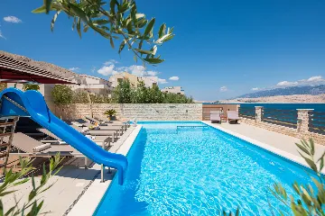 Spacious Villa Retreat With Pool in Pag
