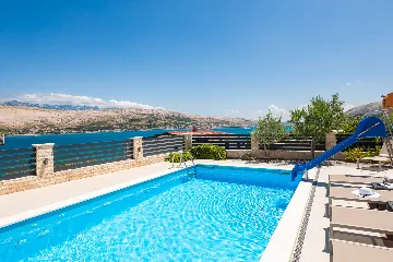 Spacious Villa Retreat With Pool in Pag