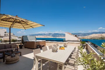 Spacious Villa Retreat With Pool in Pag