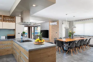 Spacious Villa Retreat With Pool in Pag