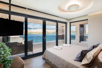 Spacious Villa Retreat With Pool in Pag