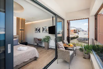 Spacious Villa Retreat With Pool in Pag