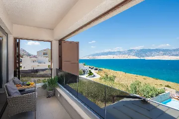 Spacious Villa Retreat With Pool in Pag